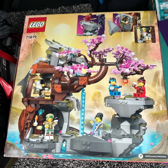 Lego Ninjago Dragons rising dragon stone shrine